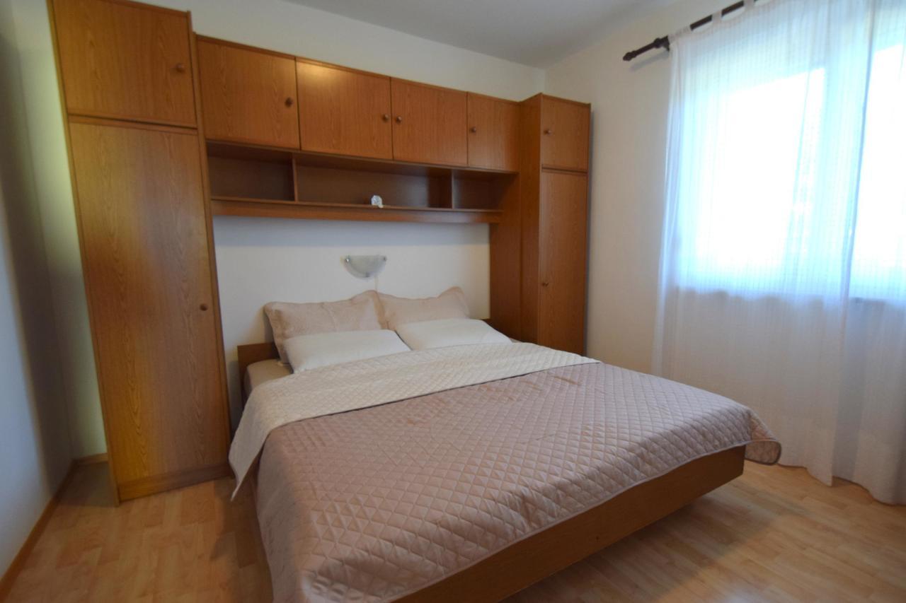 Apartments Josipa Malinska Esterno foto
